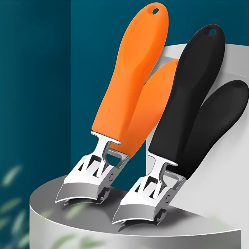 Globetrek° NailCutter 1+1 ILMAISEKSI: Kestävä Helppo Leikkaus Kulmallinen Kynsileikkuri