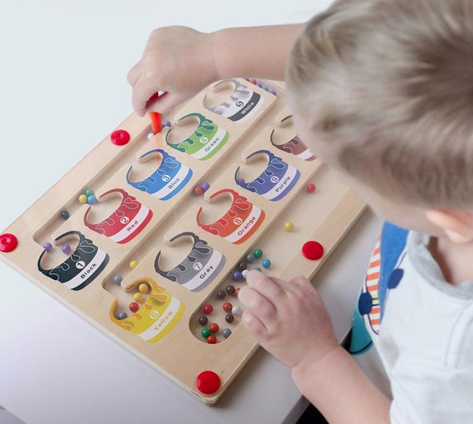 Kletshuts™ MagneticMaze - Väri- Ja Numerolabyrintti Lelu